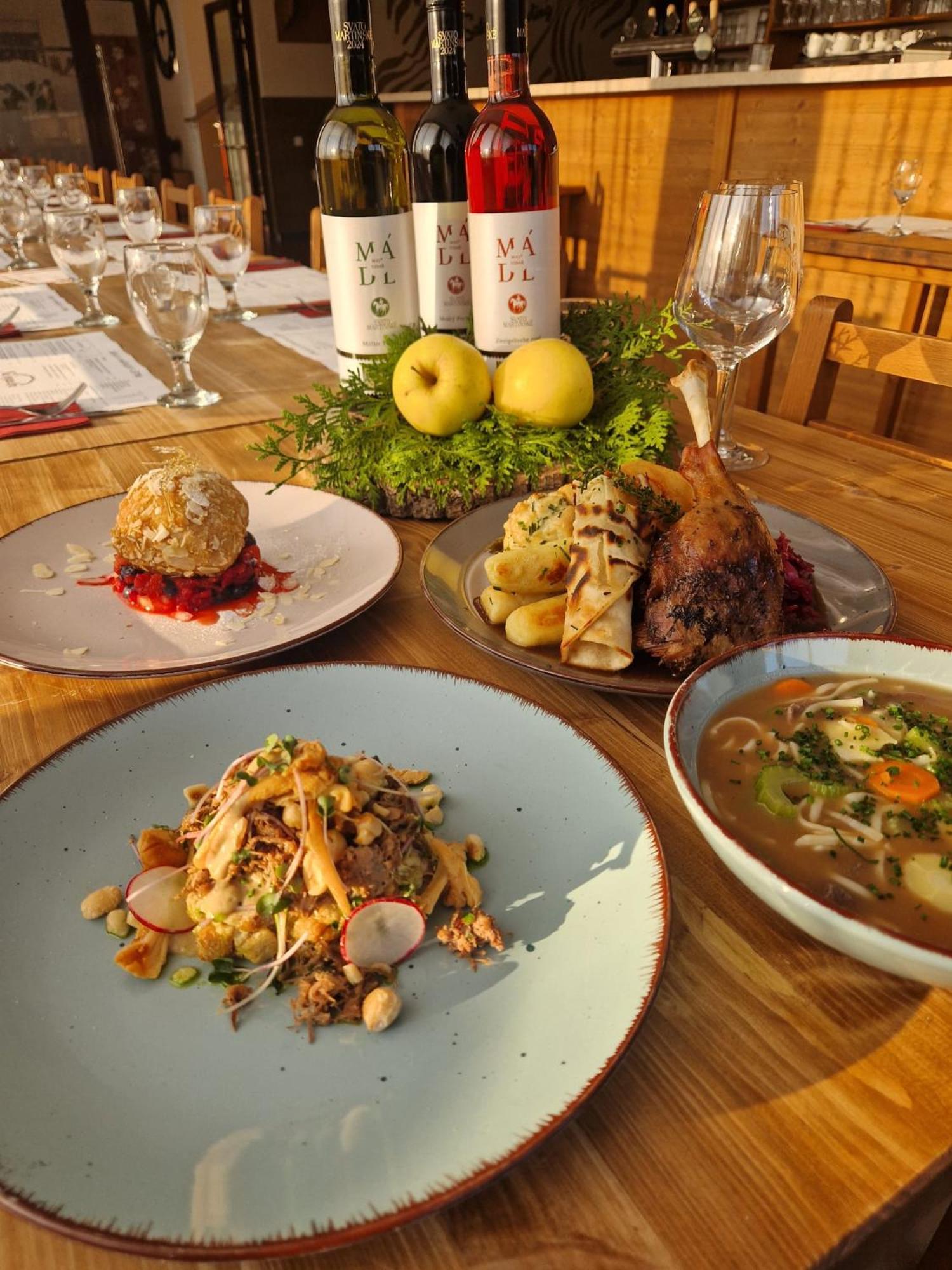 Sport Relax Hotel Na Kopecku Krinec 外观 照片