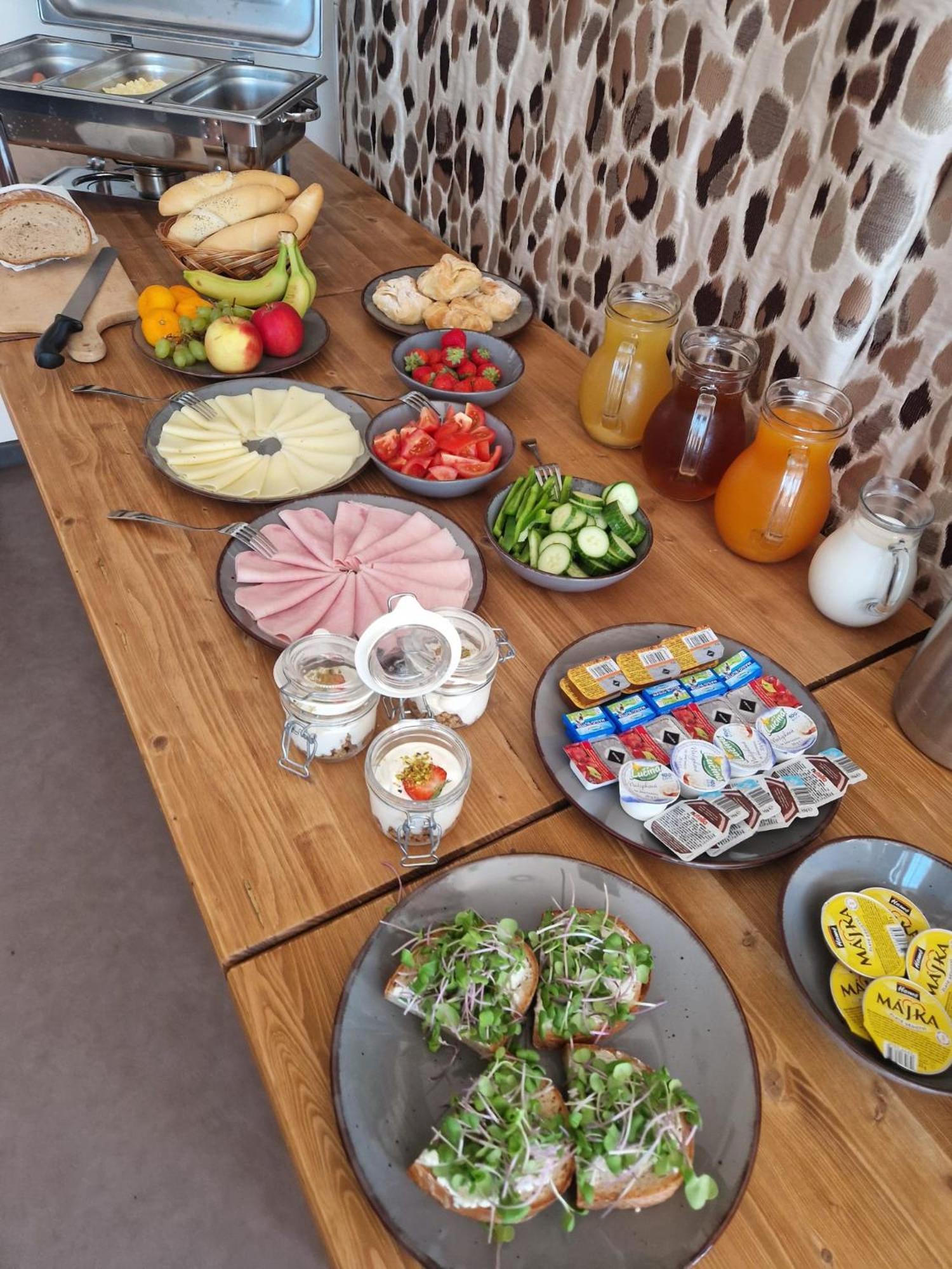 Sport Relax Hotel Na Kopecku Krinec 外观 照片