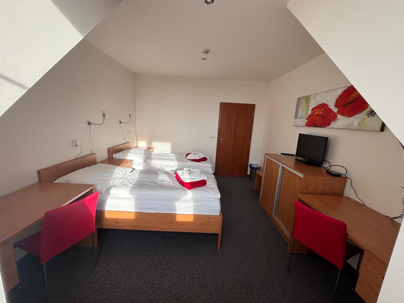 Sport Relax Hotel Na Kopecku Krinec 外观 照片